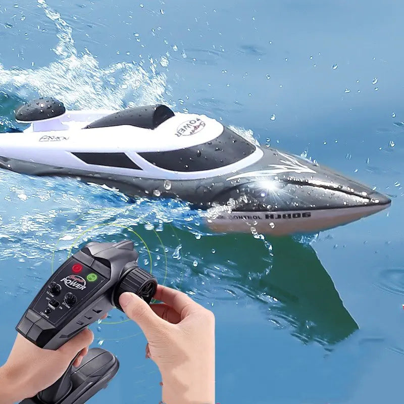 Remote Control High-Speed Boat Model Yacht